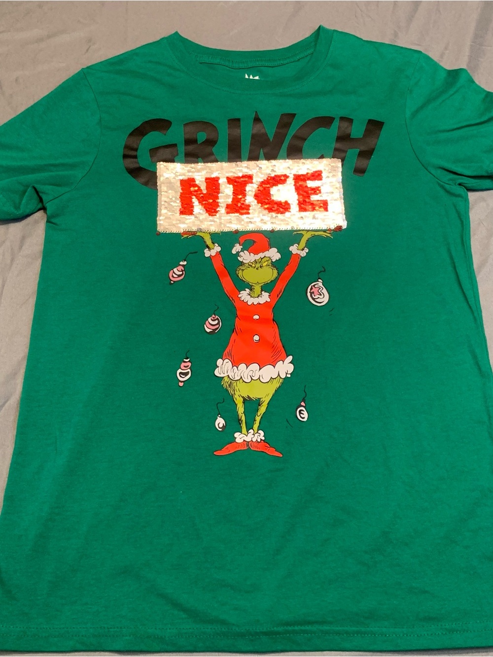 Dr. Seuss “The Grinch” Flip Sequin Christmas Graphic T-Shirt Unisex Kids XL